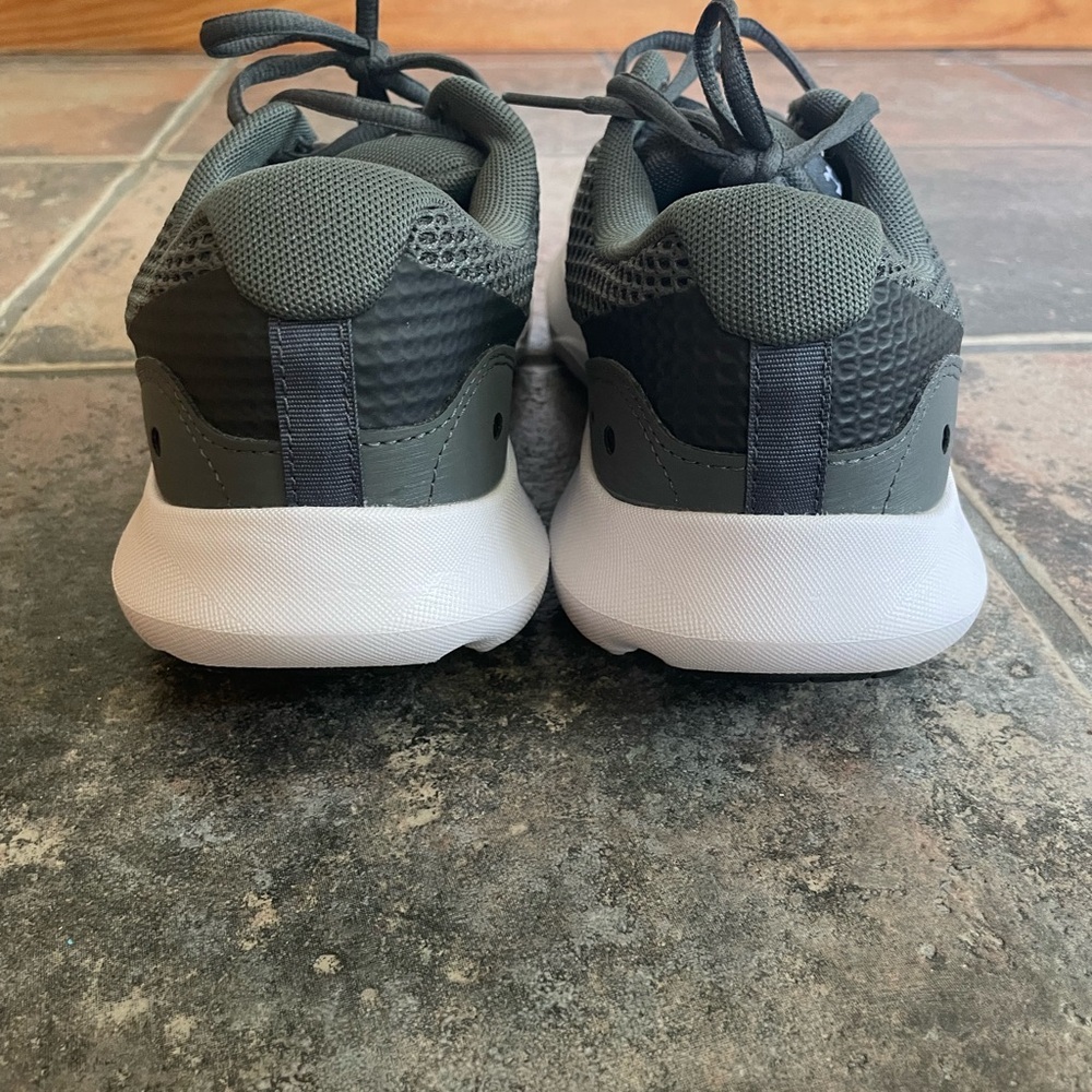 Under Armour Men’s Surge 3 Running Shoes Size 12 - Picture 5 of 6